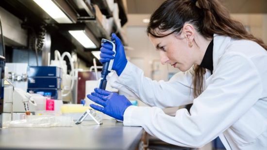 A team of scientists�including Julie Frouard, seen here�developed a novel tool, named HIV-seq, that could uncover new opportunities for treating HIV.