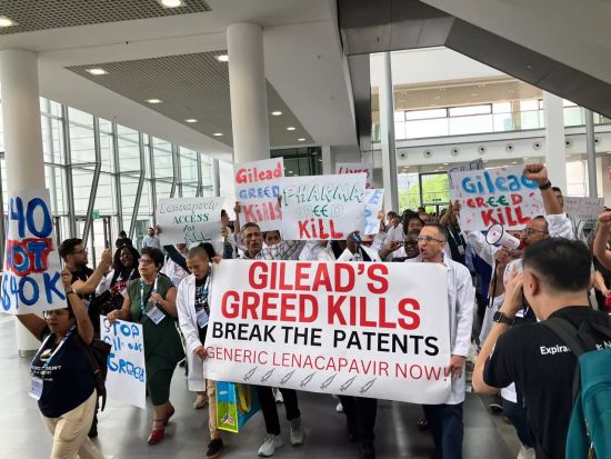 MSF Staff march to Gilead booth at the International AIDS Conference 2024.
