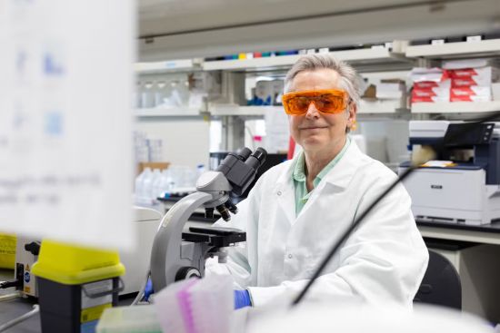 Mario Ostrowski is clinician-scientist at St. Michael’s Hospital, Unity Health Toronto, and a professor of immunology, medicine and laboratory medicine and pathobiology at U of T’s Temerty Faculty of Medicine (photo by Johnny Guatto)